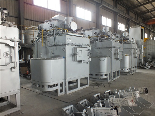 機(jī)邊熔化保溫爐