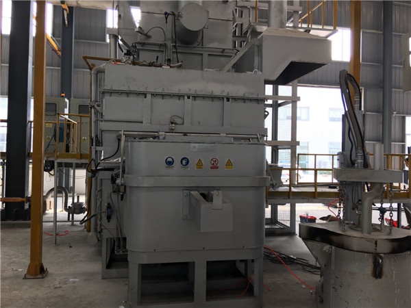 機(jī)邊熔化保溫爐